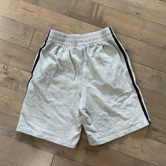 Adidas cotton shorts, medium - Picture 3 of 3